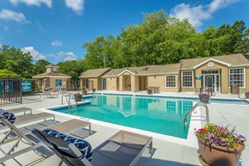 Swimming pool with expansive sundeck